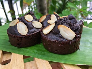 Avocado brownies with almonds slide