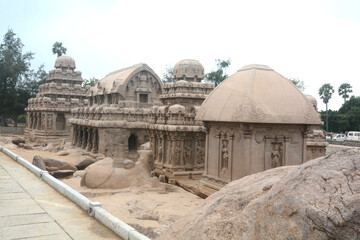 Chariot temple complex in Mamallapuram, also known as Mahabalipuram near Chennai, India. Temples built by the Pallava kingdom during the 7th century.