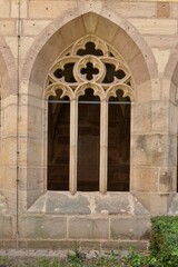 Fototapeta na wymiar Langenzenn - Trinitatskirche - Bogen im Innenhof des Klosters