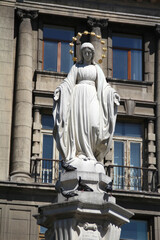 statue sculpture of virgin mary