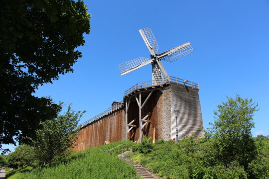 Windmühle auf dem neuen Gradierwerk in Bad Rothenfelde