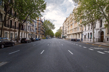 Calle vacía de Madrid en hora punta debido al coronavirus