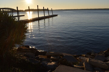 Obraz premium Down by the river at sunrise