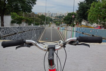 Sao Paulo/Brazil: streetview, avenue, bike
