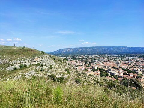 Paysage proven&ccedil;al - Cavaillon et Colline Saint-Jacques