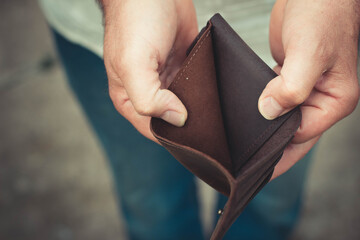 hand with wallet
