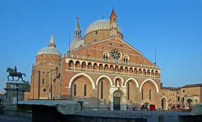 Fototapeta na wymiar Basilica of Saint Anthony of Padua , Italy