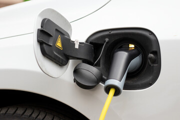Strom Tanken Stecker und Ladebuchse