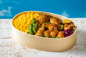 やきとり弁当　Yakitori (chicken barbecue) lunch box