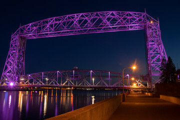 Fototapeta premium Duluth Bridge Lit Purple for Covid-19