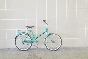 Fototapeta na wymiar Nice bike against the wall