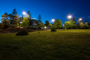 lever du jour sur un parc de la ville Nantes