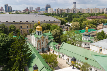 Naklejka premium Gate Church of the Trinity in Kyiv Pechersk Lavra, Ukraine