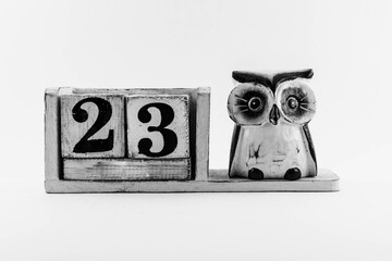 Date number with owl without month 23
