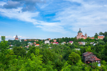 Obraz premium The central historical part of the ancient city of Smolensk. The remains of the defensive walls, the Veselukha, Pozdnyakova towers, and the Church of St. George the Victorious.