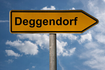 Fototapeta premium Wegweiser Deggendorf