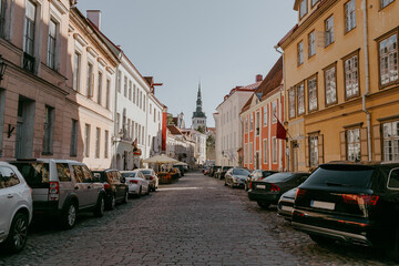 Fototapeta na wymiar street in the old city of Tallinn 