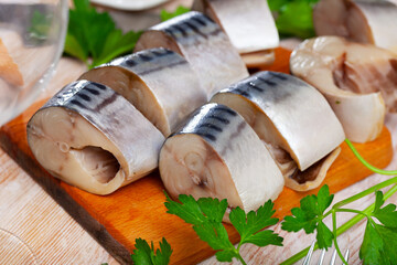 Sliced marinated mackerel