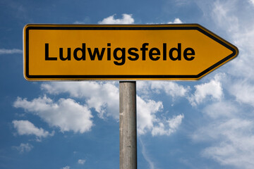 Fototapeta premium Wegweiser Ludwigsfelde