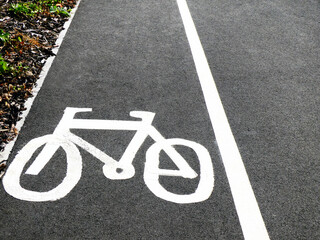Obraz premium Cycle path symbol on tarmac
