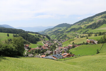 Fototapeta na wymiar Santa magdalena dolomites, Dolomites, Alps, Italy, Europa