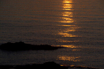 夕陽を反射する海面
