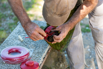 Brushcutting machine for cutting herbs