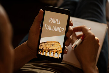 text do you speak Italian in a smartphone