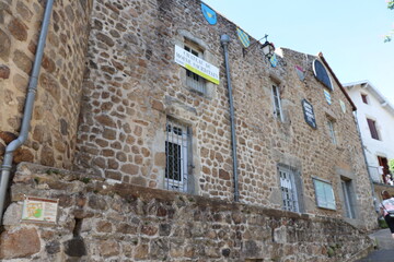 Fototapeta na wymiar Château du moine sacristain à Aurec sur Loire, village de Aurec sur Loire, département de la Haute Loire, France