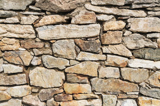 Bruchsteinmauer
