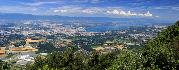 Vue aérienne de Genève et du lac Léman