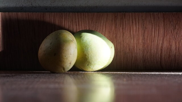 apple and knife