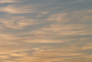 Lever soleil et amas de nuage