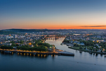 Fototapeta na wymiar Das Deutsche Eck in Koblenz bei Sonnenuntergang; Deutschland