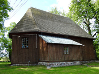 wybudowany z drewna w 1610 roku drewniany kosciol katolicki pod wezwaniem swietej anny w kamiennej starej na podlasiu w polsce