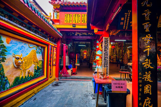 On Lang Temple (Hoi quan On Lang pagoda or Quan Am temple) or Ong Lao Temple - One of Vietnamese Chinese temple at Ho Chi Minh City (Saigon), Vietnam