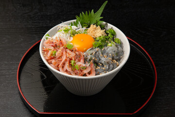 生桜海老としらす丼