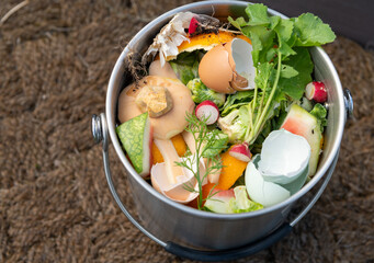Kitchen Compost Bin with Food Scraps