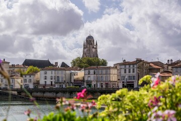 Fototapeta na wymiar Saintes, villes de Charente-Maritime en Occitanie, France.
