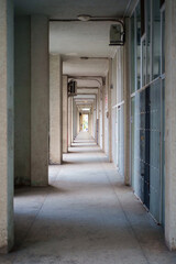 Fototapeta na wymiar Empty corridor and arches