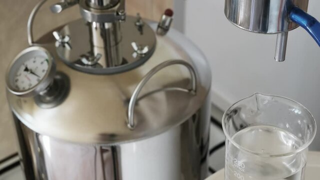 Home distillation equipment for the distillation of alcohol, 4k