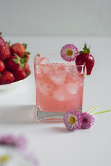 Клубничный коктейль