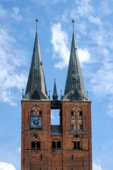 Fototapeta na wymiar Kirchtürme der Marienkirche in Stendal
