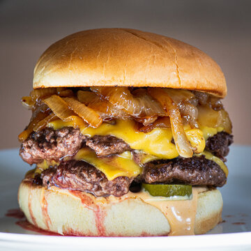 Cheeseburger with onions