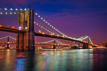 Fototapeta na wymiar Brooklyn bridge by night - New York city