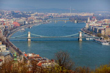 Fototapeta premium View of the Danube in Budapest. Chain Bridge, Parliament. View in the afternoon. Hungary.