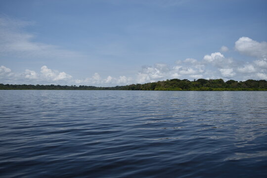 lake and sky amazonas