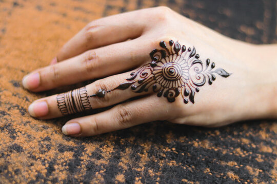 50+ New Stylish Finger Mehndi Designs 2023 (New Style) - TailoringinHindi