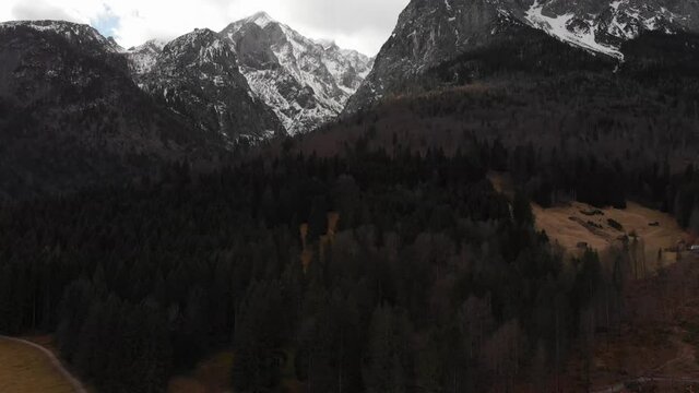 Zugspitze in Garmisch-Partenkirchen
Filmed with a drone from top to bottom