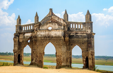 Fototapeta premium Ruins of old French Rosary church, Settihalli, Karnataka